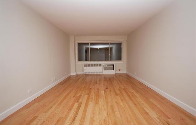 2 beds, 2 baths, $6,300, Unit 11E