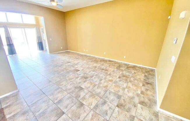 BEAUTIFUL 3 BEDROOM HOME WITH POOL!!