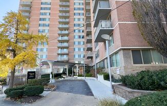 Spacious 2 Bedroom 2 Bath Condo near Johns Hopkins Homewood Campus!