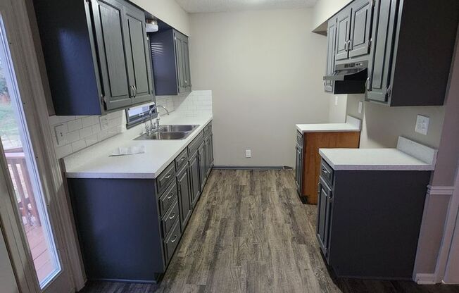 NO SECURITY DEPOSIT for OCTOBER MOVE IN! APPLY NOW 3 Bed 2 Bath 2 Car garage!!