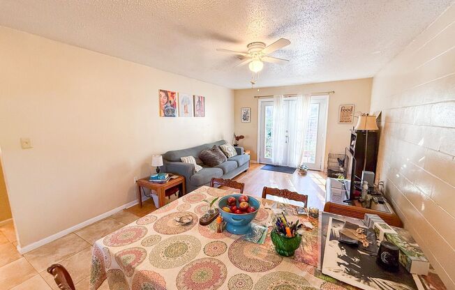 422 SE 8th Street Unit D - Pet Friendly