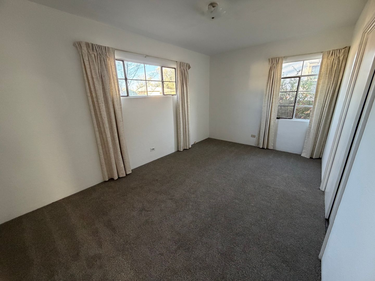 3 Bedroom Home w/Large Backyard