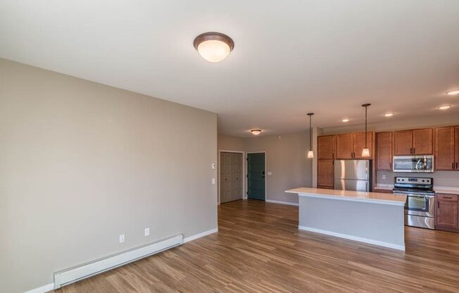 3 beds, 2 baths, 1,301 sqft, $1,730, Unit 212