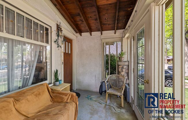 Charming 2 Bed 1 Bath House in Old Town!