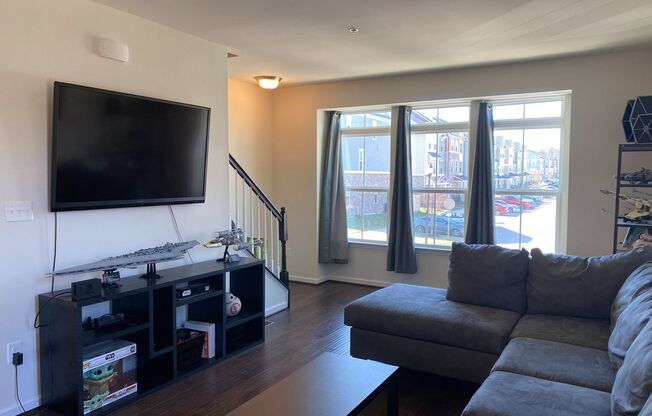 Beautiful 3 Bedroom Townhome in Glen Burnie!