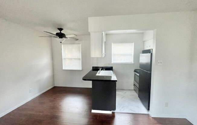 1 bed, 1 bath, 500 sqft, $995, Unit Live Oak 203 > CM