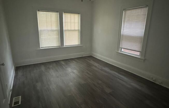 3 beds, 1 bath, $1,500, Unit Unit DOWN