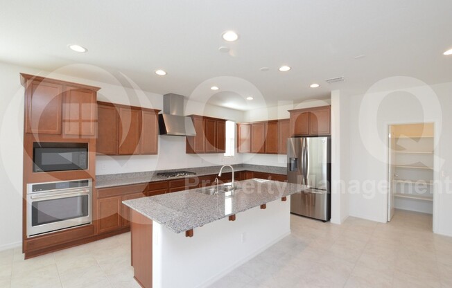 5105 N 81 AVE