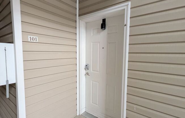 2 beds, 2 baths, 994 sqft, $1,475, Unit E101