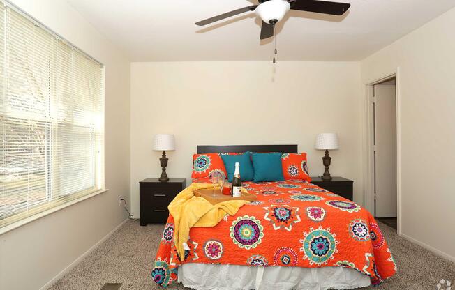 3 beds, 2 baths, 1,096 sqft, $1,550
