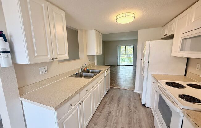 2 beds, 1 bath, $1,750, Unit Unit 1606