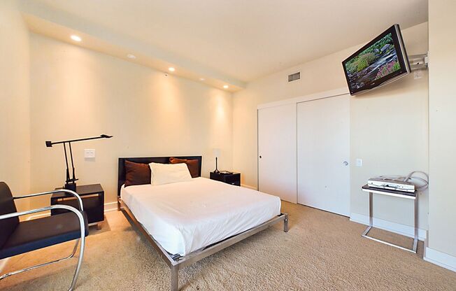 2 beds, 2 baths, $3,195, Unit # 2002