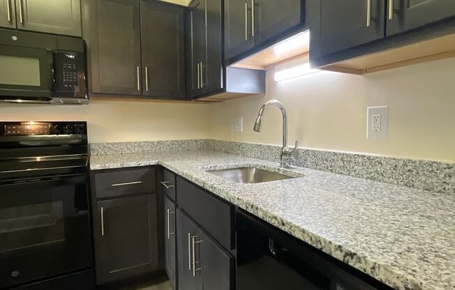 2 beds, 2 baths, 1,000 sqft, $1,950, Unit 14235 #A1