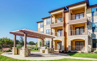 Dalian Monterrey Village Apartments in San Antonio