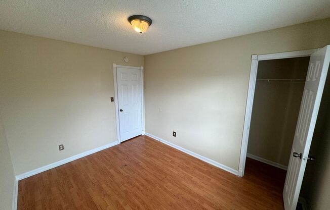 3 beds, 2 baths, $1,699