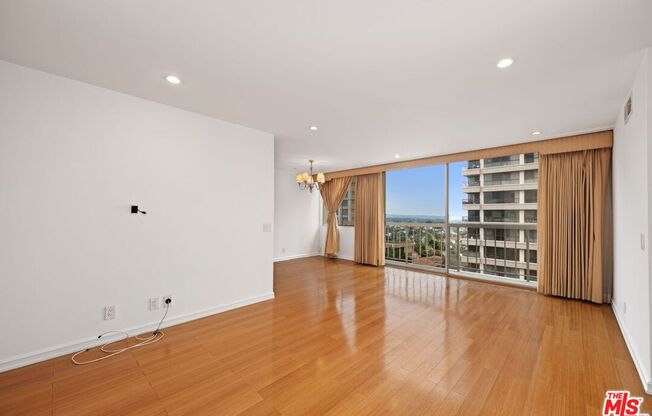 2 beds, 2 baths, 1,019 sqft, $3,900, Unit 1002