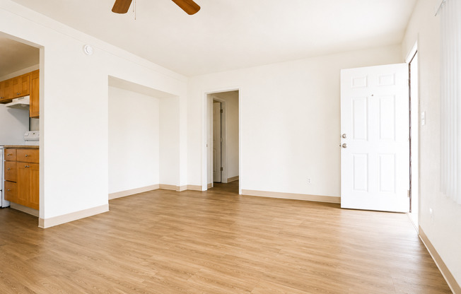 3 beds, 1.5 baths, 930 sqft, $1,995, Unit 36