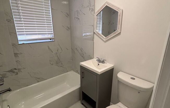 Fully Remodeled 1 Bed / 1 Bath- Central location!