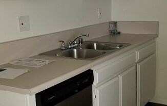 Studio, 1 bath, 475 sqft, $1,745, Unit 213