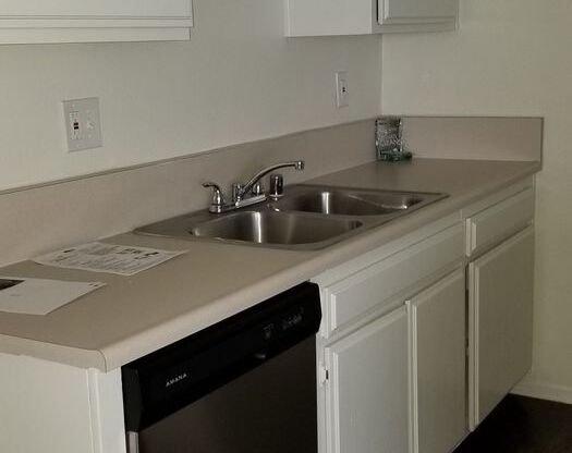 Studio, 1 bath, 475 sqft, $1,745, Unit 213