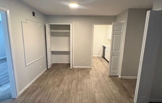 2 beds, 1 bath, 873 sqft, $1,120, Unit 01-0101