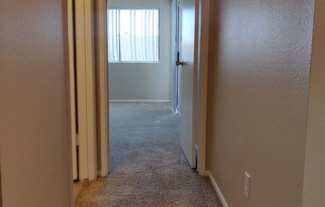1 bed, 1 bath, 670 sqft, $1,250, Unit 212