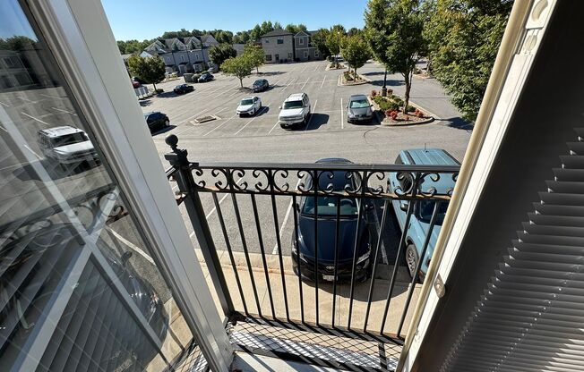 Upper Level Apartment in Wyndhurst
