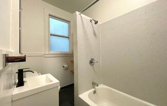 Studio, 1 bath, $1,595, Unit 402