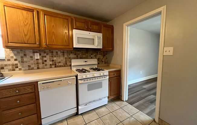 3 beds, 2 baths, 1,300 sqft, $2,499, Unit 6224 Fifth Ave. #113G