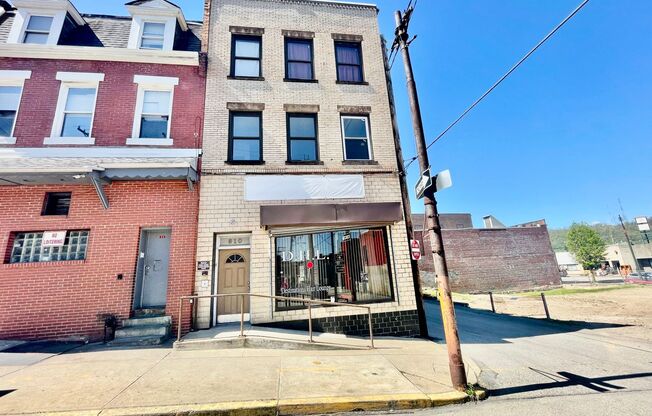 810 Amity Street