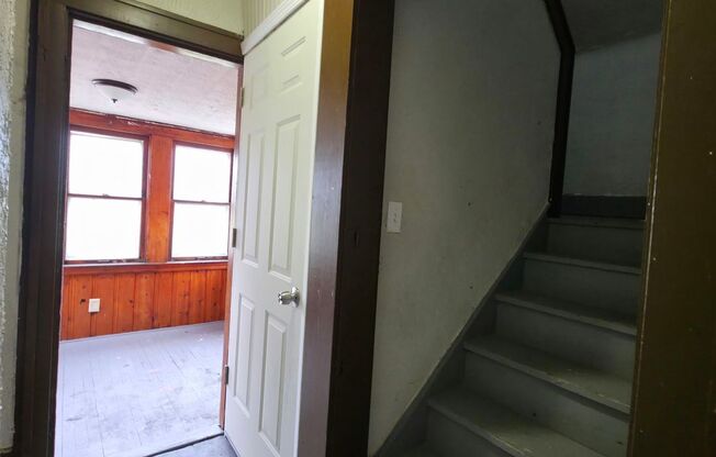 3 beds, 1 bath, $1,200, Unit #2