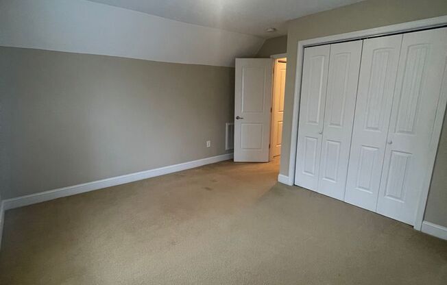 3 beds, 2 baths, $2,100