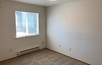 3 beds, 1 bath, 900 sqft, $1,695, Unit A103