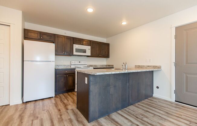 2 beds, 1 bath, 838 sqft, $1,645, Unit 116-104