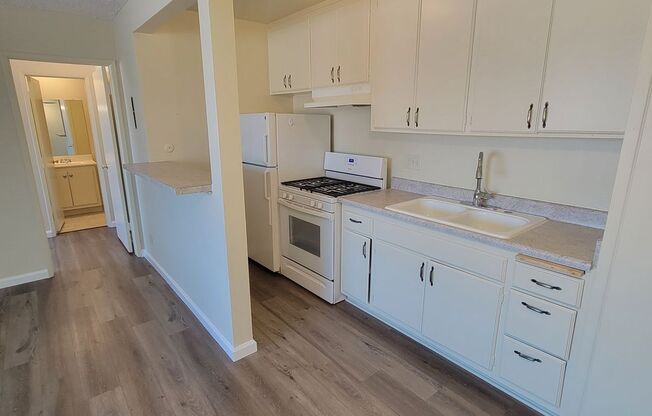 1 bed, 1 bath, 550 sqft, $1,695.95, Unit 26