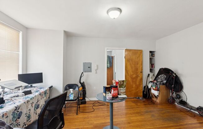 1 bed, 1 bath, 650 sqft, $1,190, Unit A31