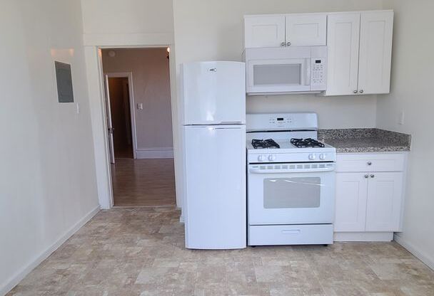 Studio, 1 bath, 550 sqft, $2,295, Unit 07