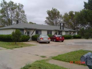 2 beds, 1 bath, 850 sqft, $650, Unit C