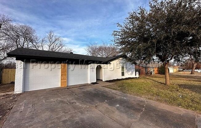 Fully Renovated Home in Ideal location in Arlington