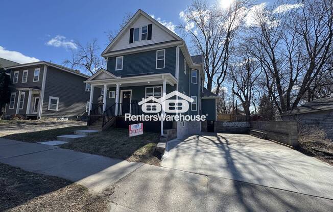 718 SE 8 AVE