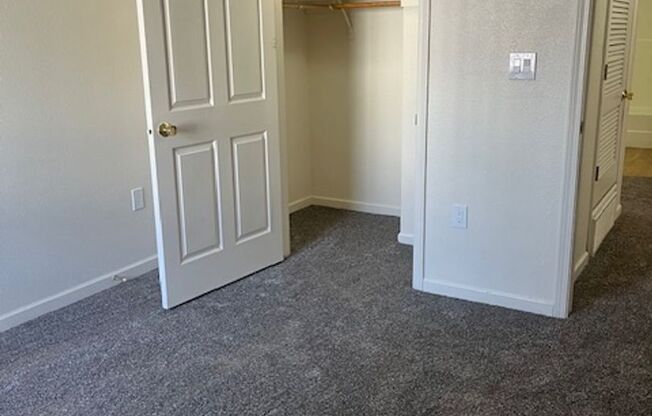 3 beds, 2 baths, 1,360 sqft, $1,489, Unit 115