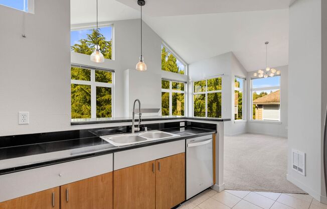 521 7th Ave Apt # 101