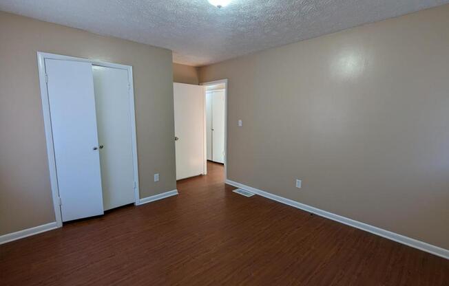 1479 EASTGATE RD