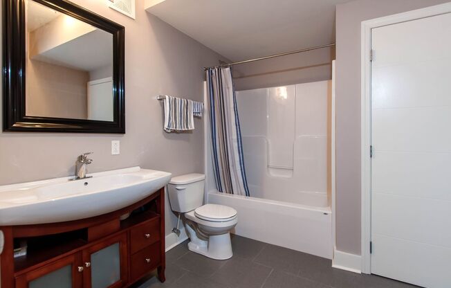 1 bed, 1.5 baths, 812 sqft, $1,575, Unit Mary 403