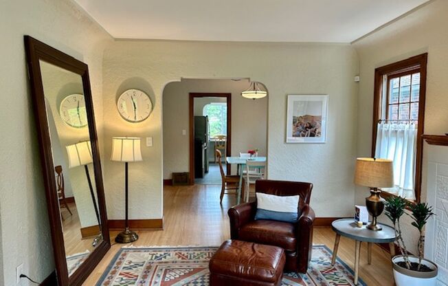 Spacious 4 Bedroom Home Minutes from Green Lake