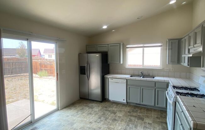 3 beds, 2 baths, $1,795