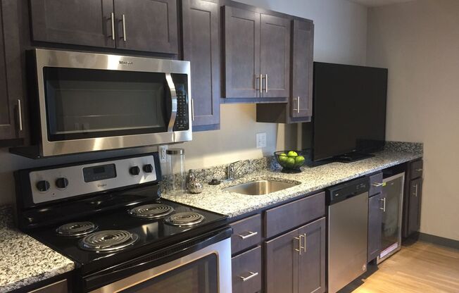 1 bed, 1 bath, 372 sqft, $1,190