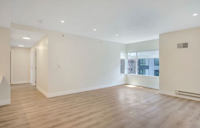 2 beds, 1 bath, 970 sqft, $2,795, Unit 302