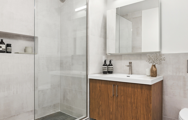 3 beds, 2 baths, $4,995, Unit 303