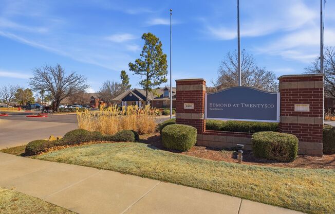 Welcome to Edmond at Twenty500, where luxury meets convenience!